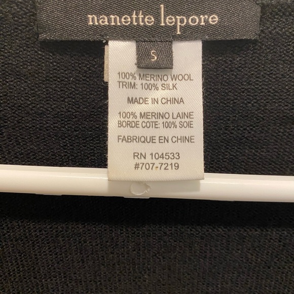 Holt Renfrew wool cardigan 10/10 condition - Picture 8 of 11